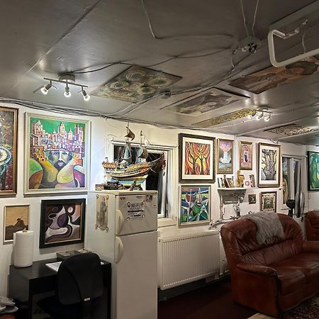 Brimarsbru Sleep Inn-Art Gallery Njarthvik ภายนอก รูปภาพ